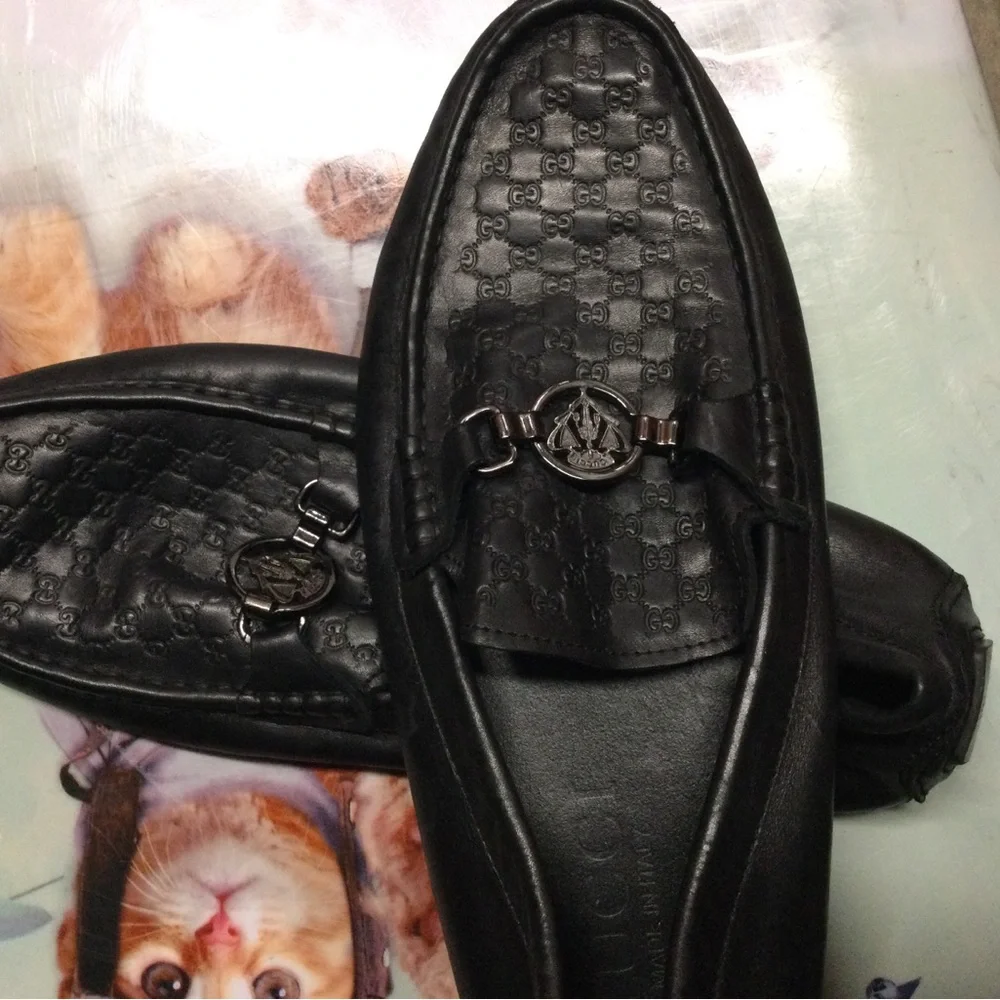 Gucci Black Leather Embossed GG Horsebit Loafers | Buy  display picture 2